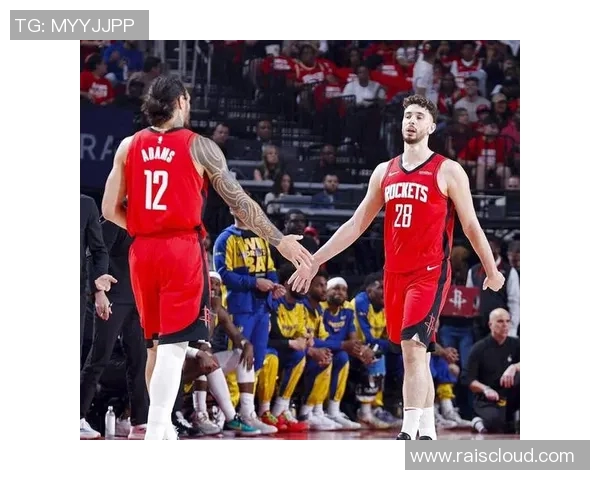 4月17日雷霆对火箭季后赛激战回顾与精彩瞬间分析